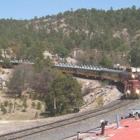 Primera Express arriving at Divisadero
