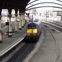 GNER train departs for Newcastle
