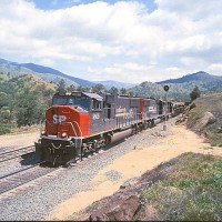 SP 70Ms Passing Through Rowen