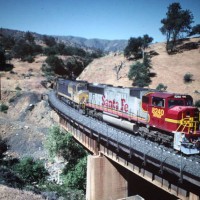 BNSF8240 east on the 5th crossing of Tehachapi Creek