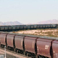 BNSF Unit grain WB Ash Hill 1-20-07
