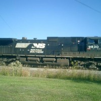 NS Waits for CSX at the Diamonds in Selma, NC