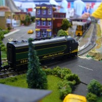 2 X 4 portable layout for show displays