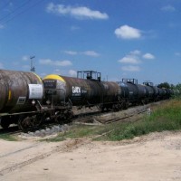 Tank cars on FXE
